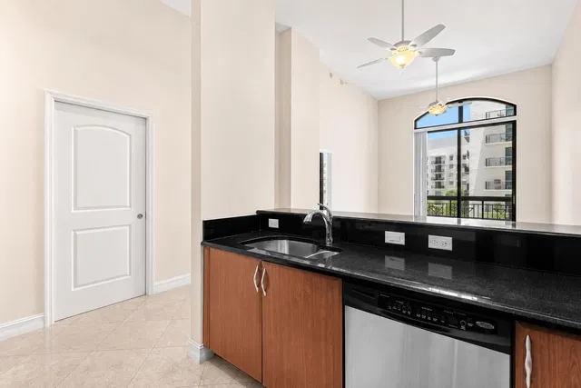 Two City Plaza Unit 320 photo 8