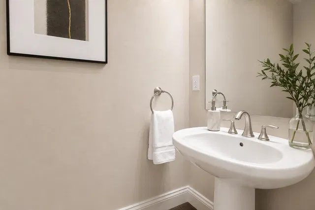 Two City Plaza Unit 320 photo 11