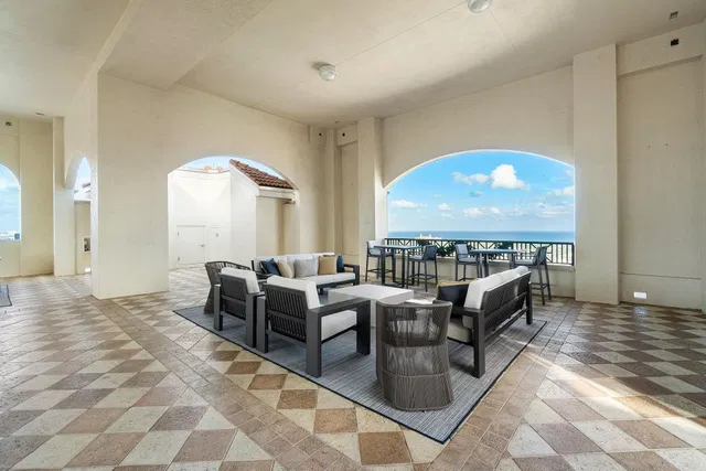 Two City Plaza Unit 320 photo 29