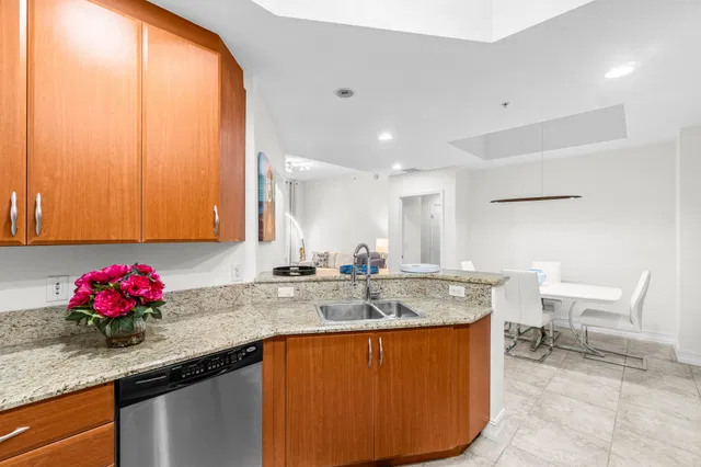 Two City Plaza Unit 807 photo 8