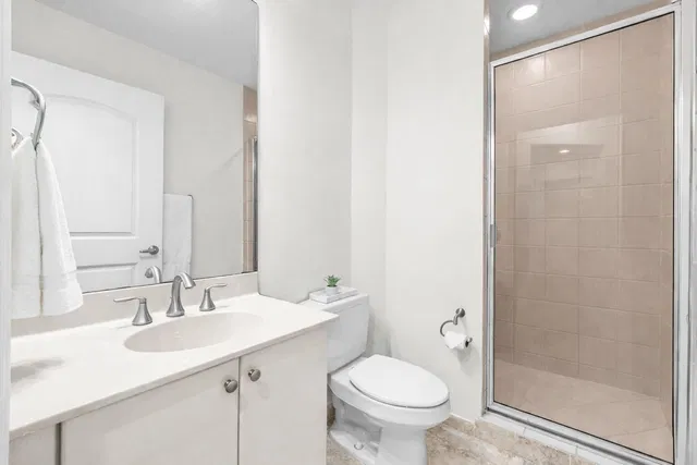 Two City Plaza Unit 807 photo 17