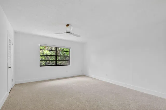 Unit 28F photo 21