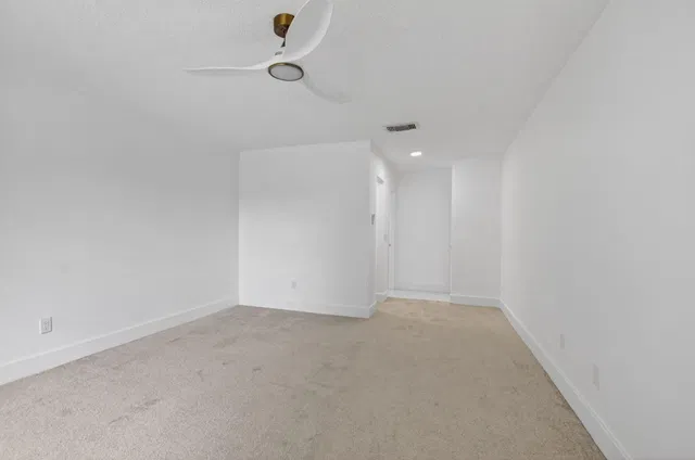 Unit 28F photo 24