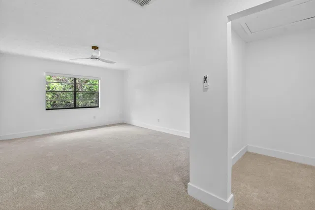 Unit 28F photo 25