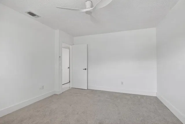 Unit 28F photo 31