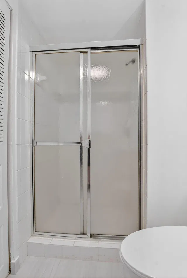 Unit 28F photo 35