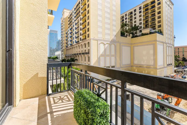 Two City Plaza Unit 302 photo 12