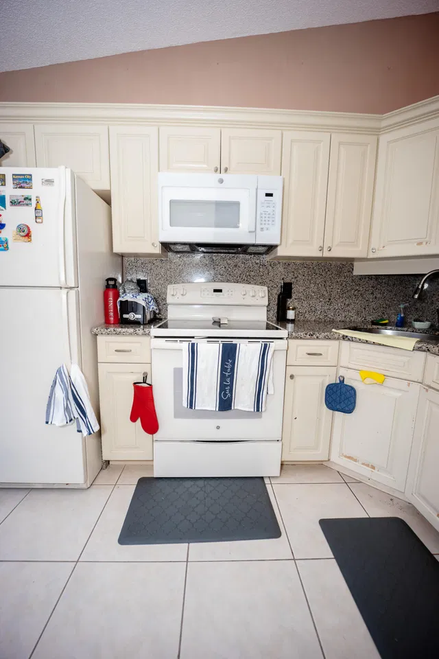 Unit F photo 8