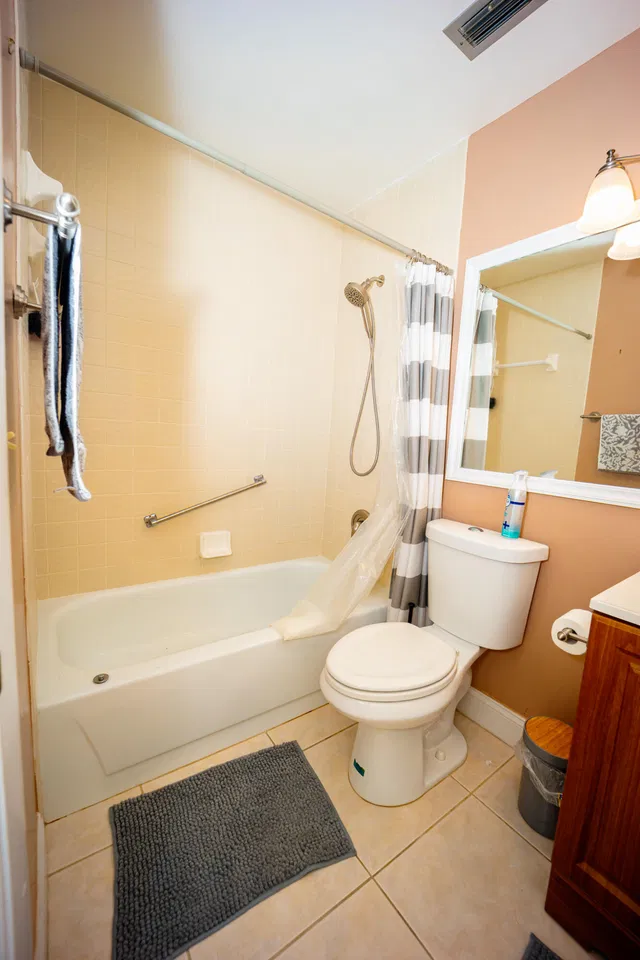 Unit F photo 25