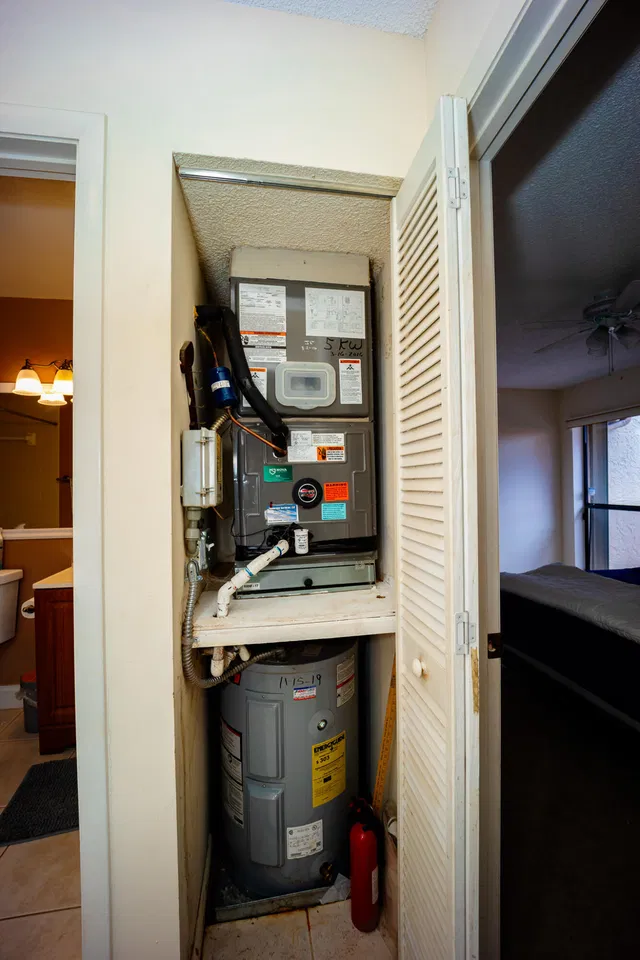 Unit F photo 26