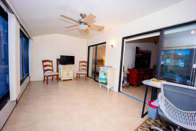 Unit F photo 34