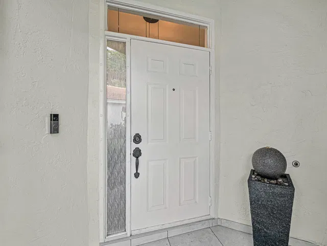 Residence photo 6