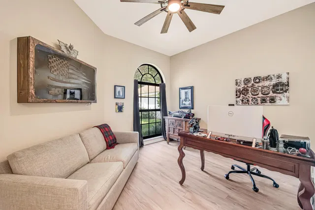 Residence photo 24