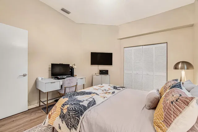 Residence photo 28