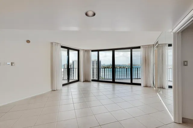 Singer Island Unit 2404 photo 4