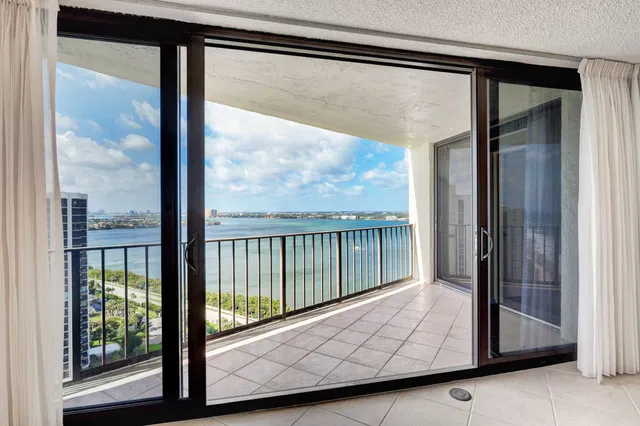 Singer Island Unit 2404 photo 17