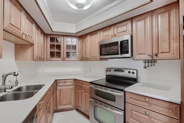 Singer Island Unit 2404 photo 22