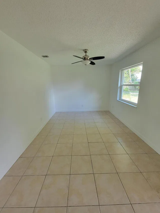  Residence photo 4