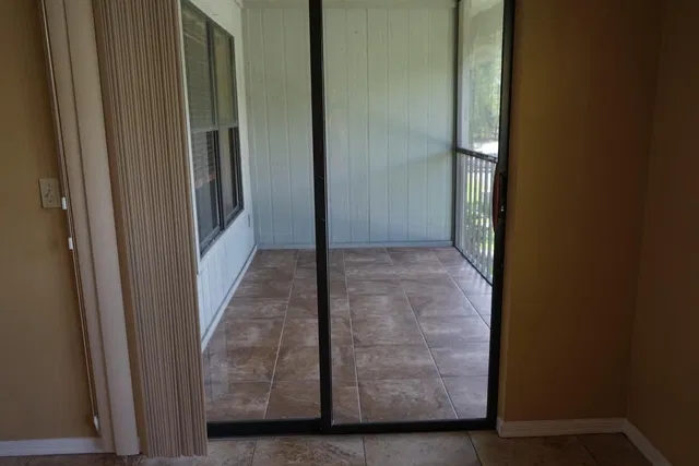  Residence photo 11