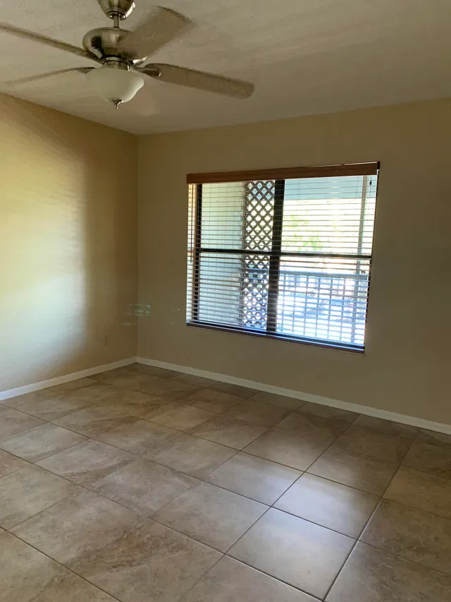  Residence photo 17