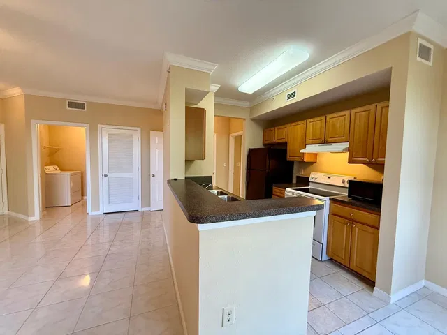  Unit 102 photo 9