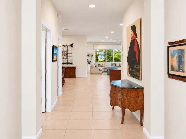 Residence photo 4