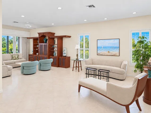 Residence photo 5