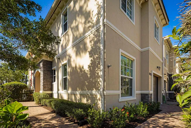 Residence photo 2