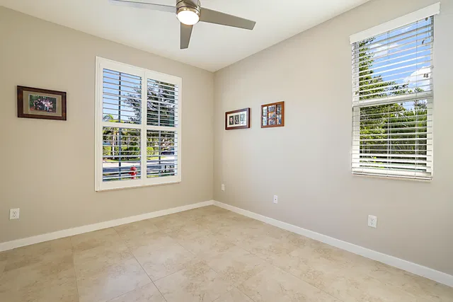 Residence photo 25