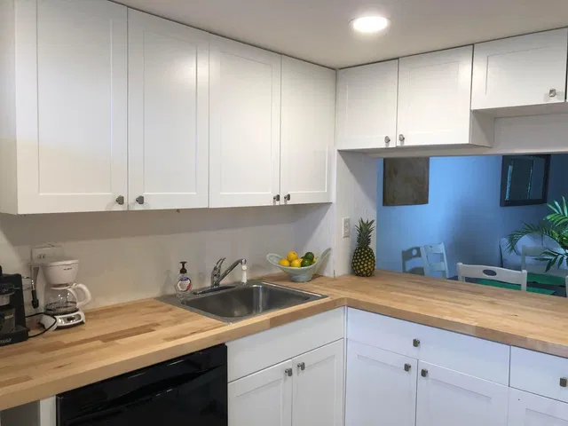 Unit 1023 photo 9