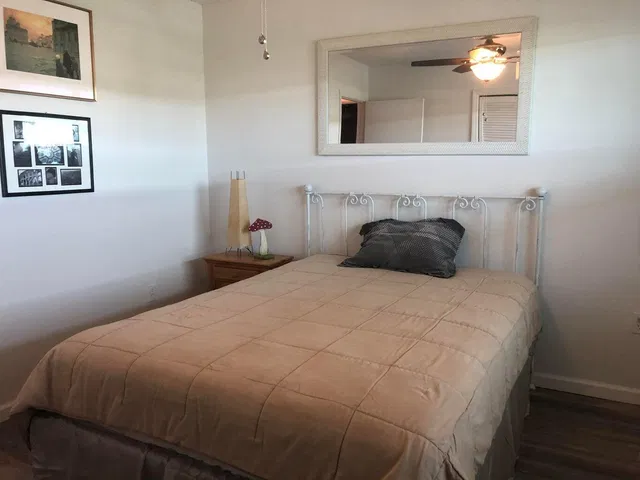 Unit 1023 photo 18
