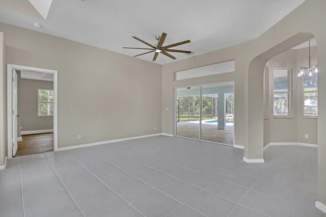 Residence photo 9