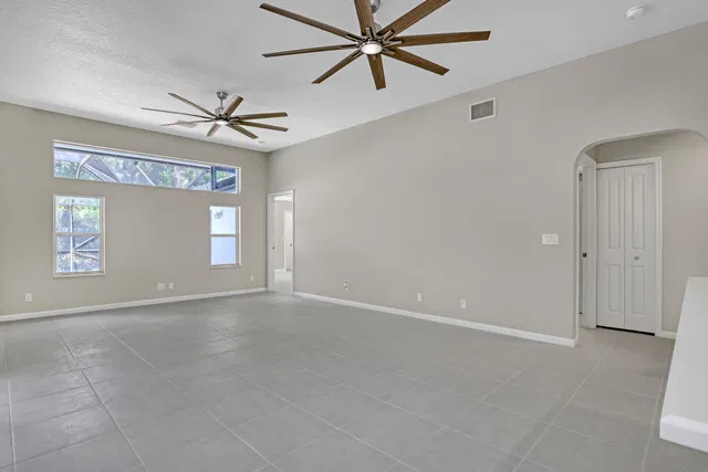 Residence photo 16