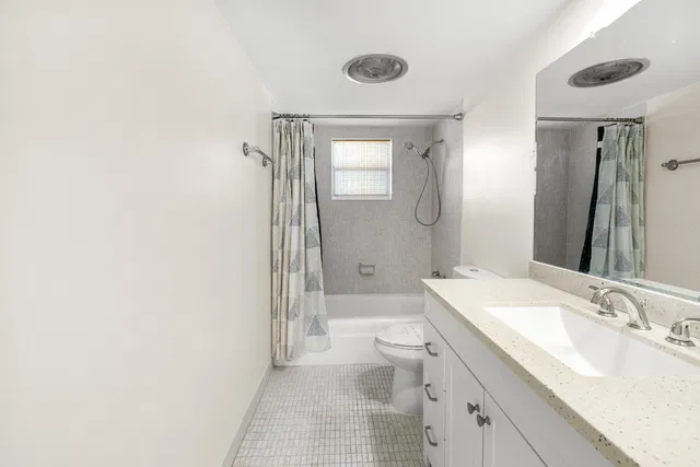  Unit 302 photo 10