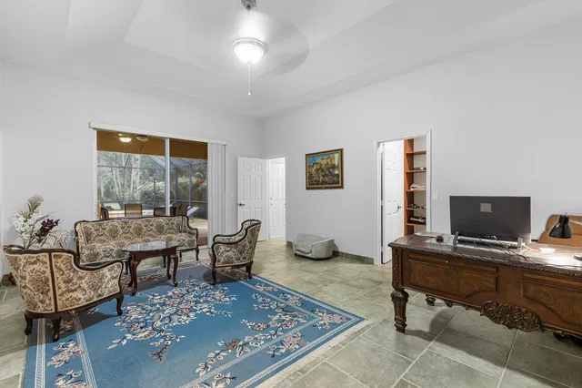 Paddock Park 1 Residence photo 21