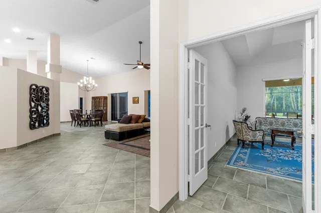 Paddock Park 1 Residence photo 22