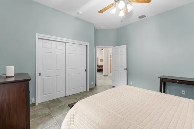 Paddock Park 1 Residence photo 36