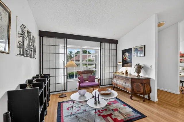 Residence photo 2
