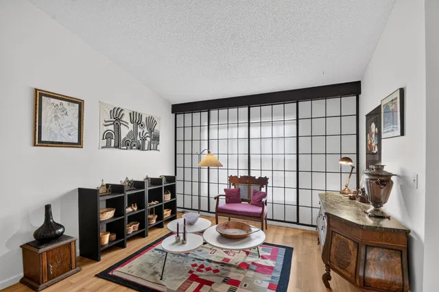 Residence photo 3