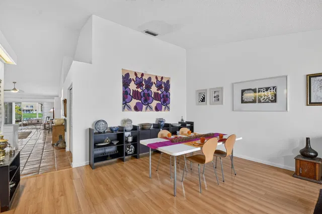 Residence photo 6