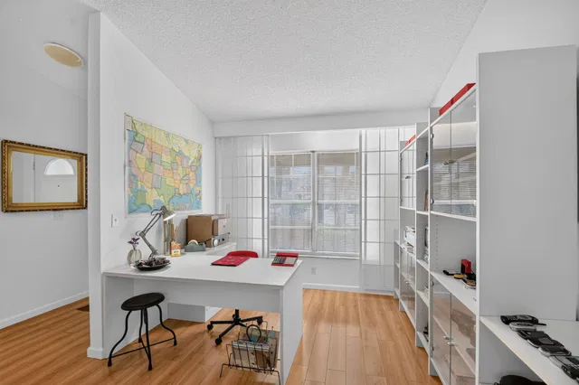 Residence photo 8