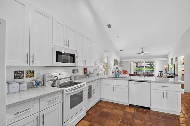 Residence photo 13