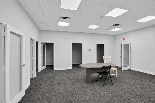 Residence photo 8