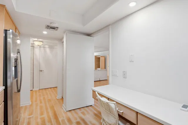  Unit 1010 photo 12