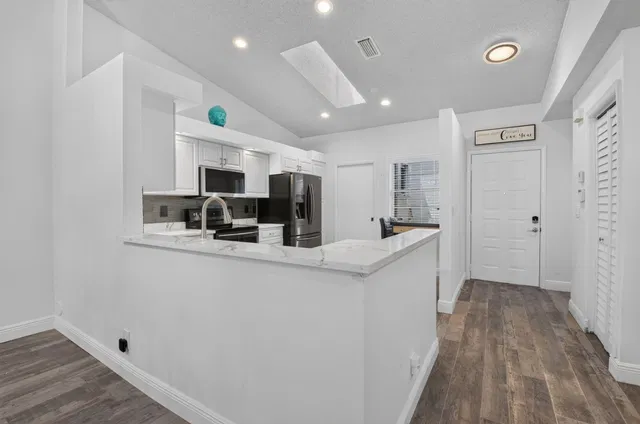  Residence photo 14