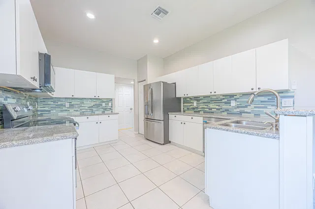  Residence photo 14