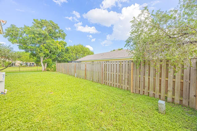  Residence photo 23
