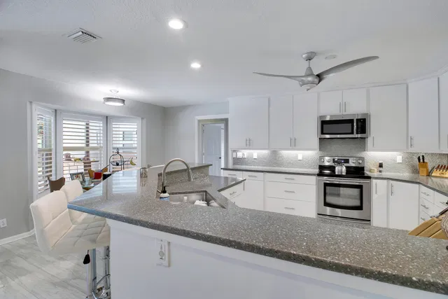 Residence photo 6