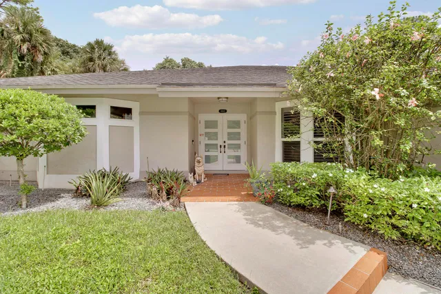 Residence photo 57