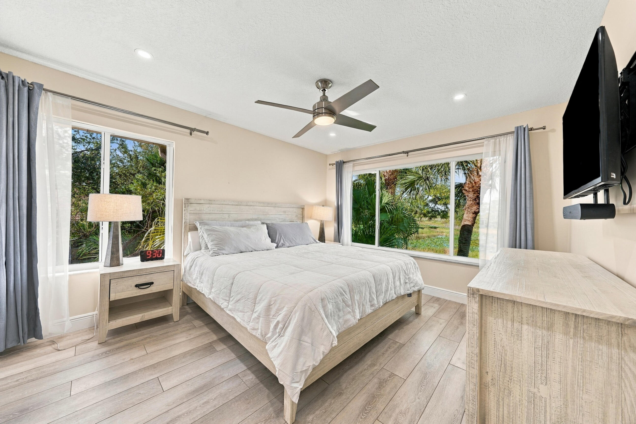 PGA National Palm Beach Gardens Unit 202 photo 13